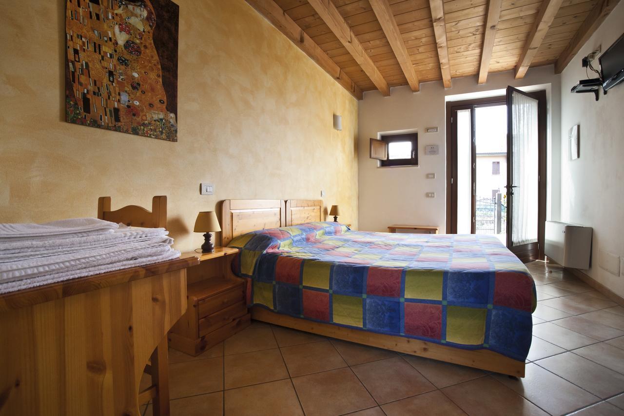Agriturismo Le Sigalette Salionze Екстер'єр фото